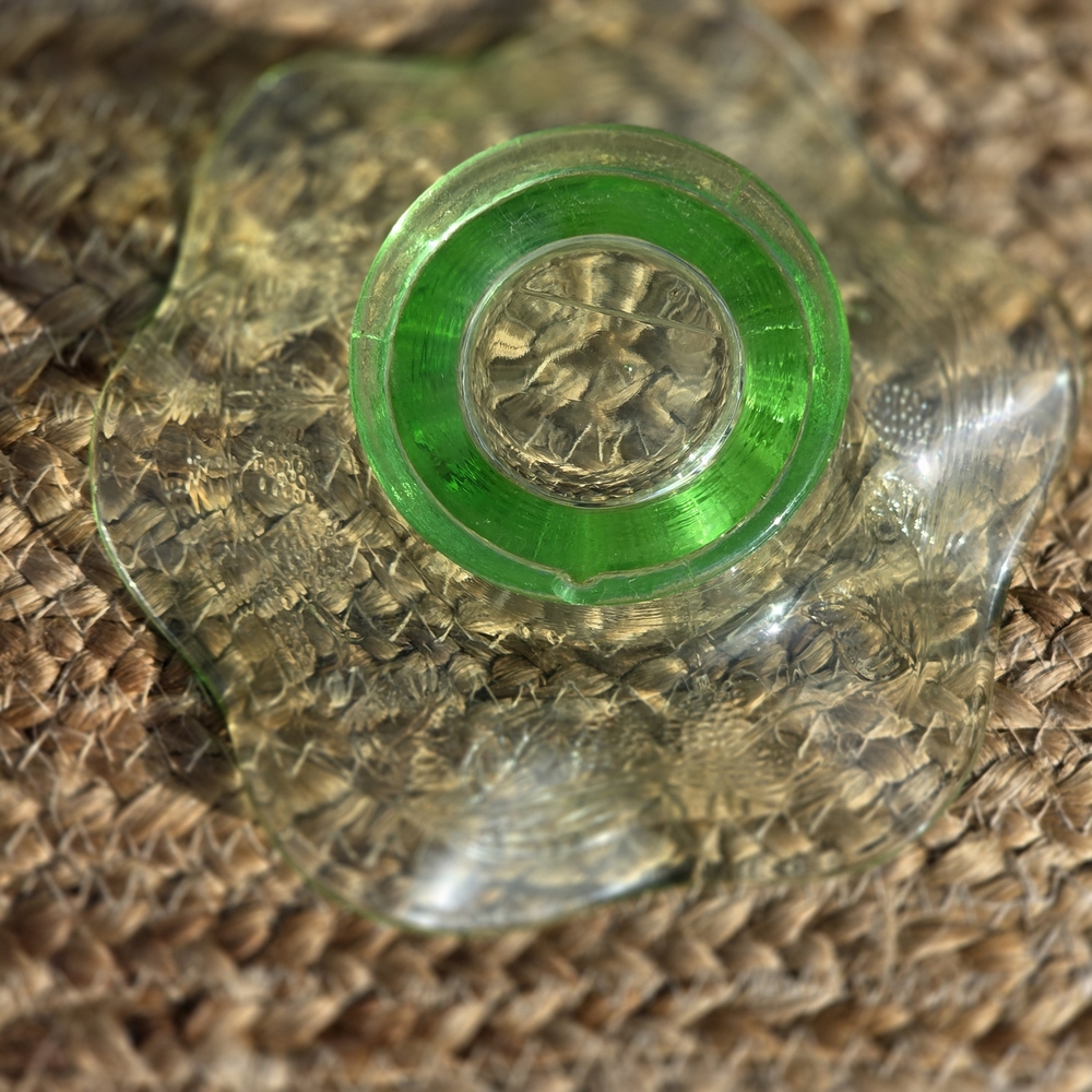 Vintage green uranium Glass Bowl - Picture 4 of 4